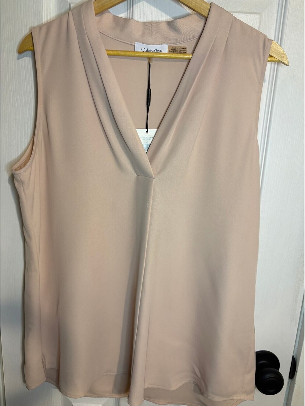 Calvin Klein Modern Essentials Sleeveless V-Neck Blouse in Beige, Size S NWT